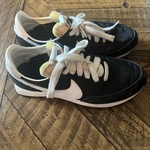 Nike Waffle Trainer - big kids size 4.5